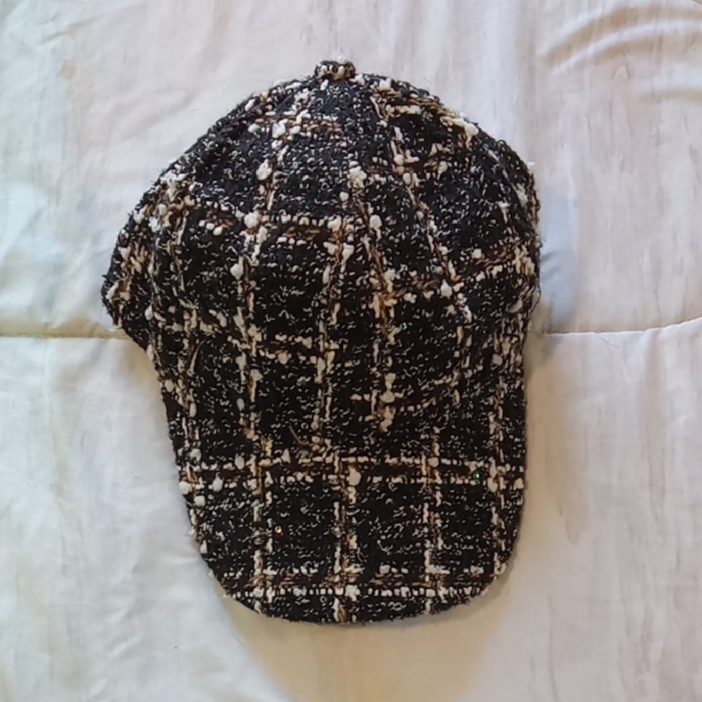 Stylish Tweed Cap